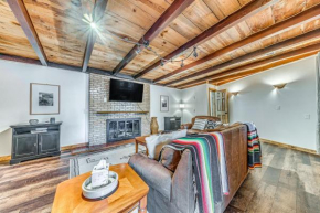 Walk to Midtown Ruidoso Modern-Rustic Cabin